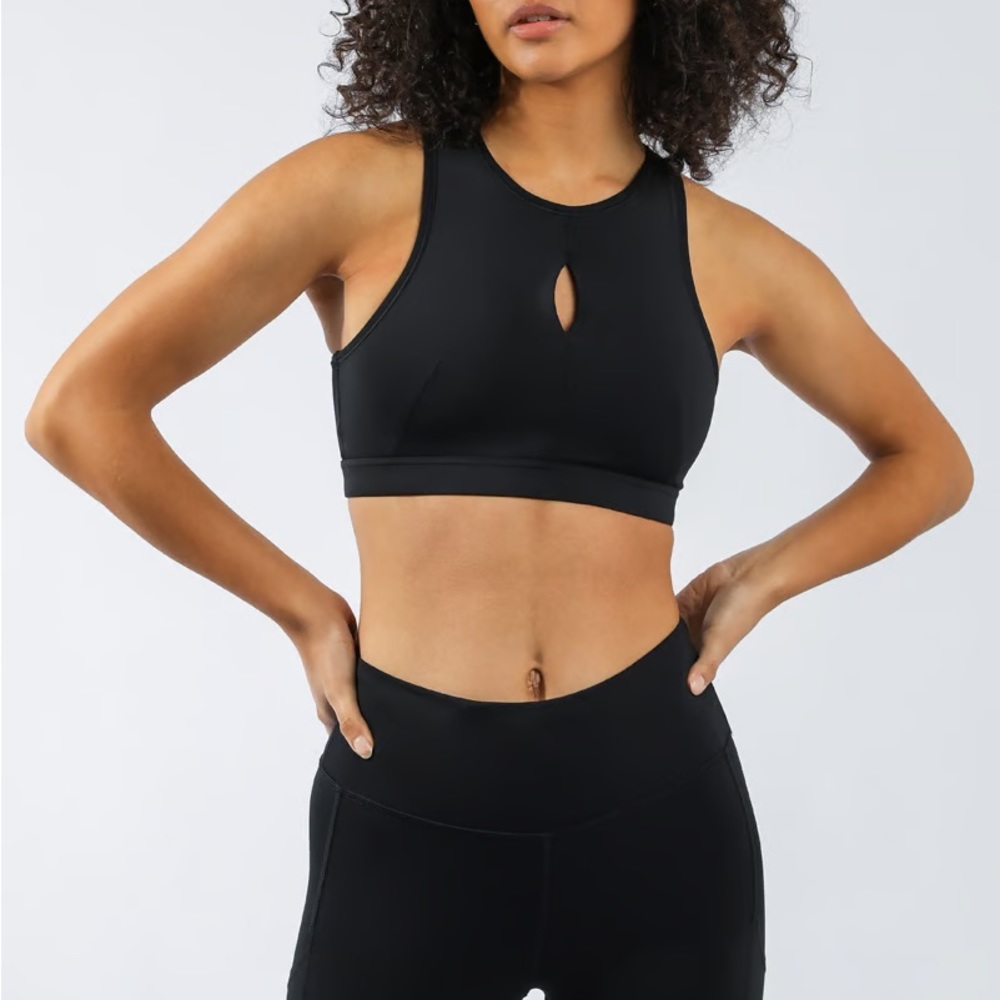 NIKE Swoosh Black Supportive Yoga Sports Bra With Small Cut Off Design